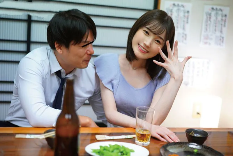 Vợ xin chồng yêu đi họp lớp rồi mất liên lạc sau khi tình cũ đưa vào khách sạn