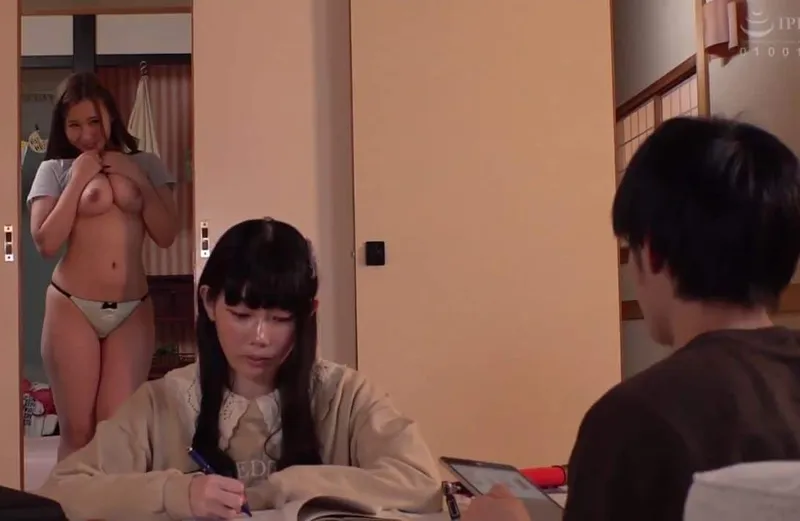 đến nhà gấu học nhóm nhưng chị gái cô ấy lại gạ tình