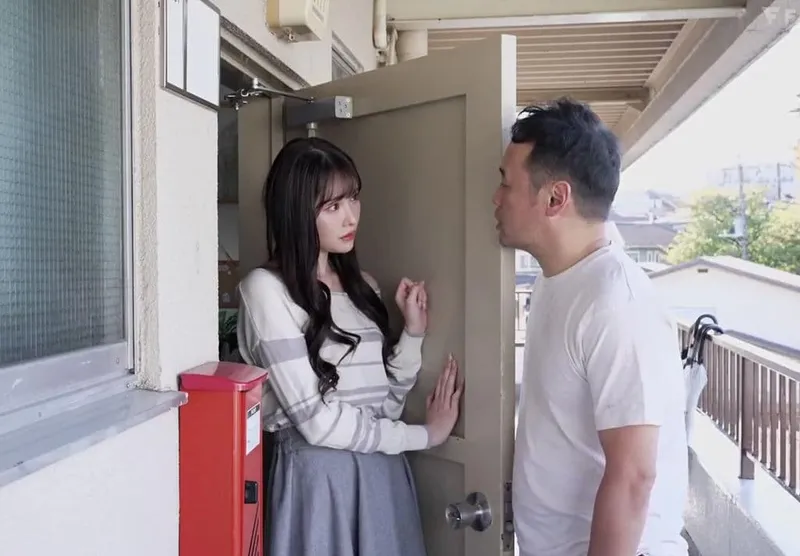 Người đẹp arina bị gã biến thái cạnh bên bắt cóc làm nô lệ tình dục khi người chồng đã đi làm