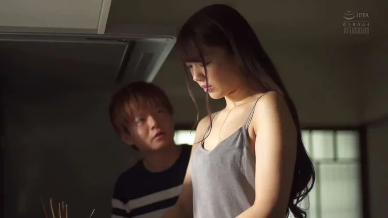 Bạn tình của chị gái đụ cô em cô vợ đang buồn bã vì thất tình